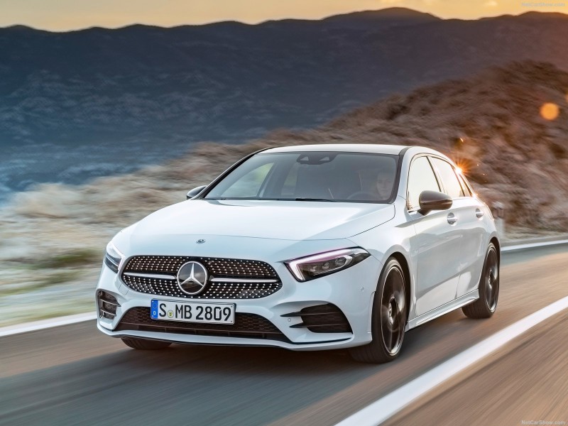 Mercedes-Benz-A-Class-2019-1600-0b.jpg
