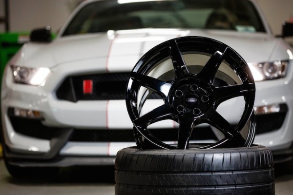 GT350R-Wheel-1407.jpg